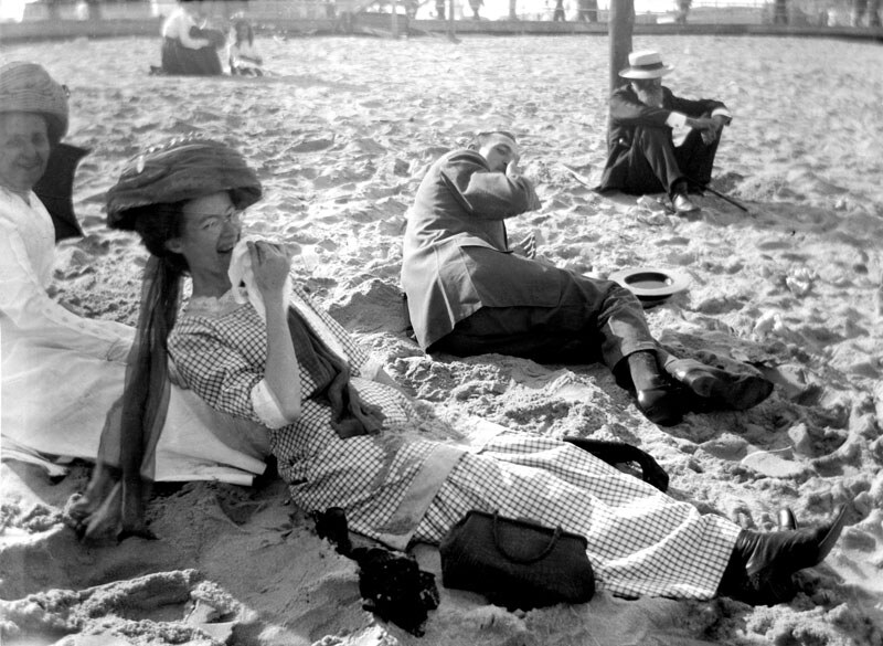 William Dubilier with unidentified women on a beach, likely Atlantic City